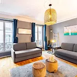 Guestready - Bel Apt A Deux Pas Des Champs-Elysees